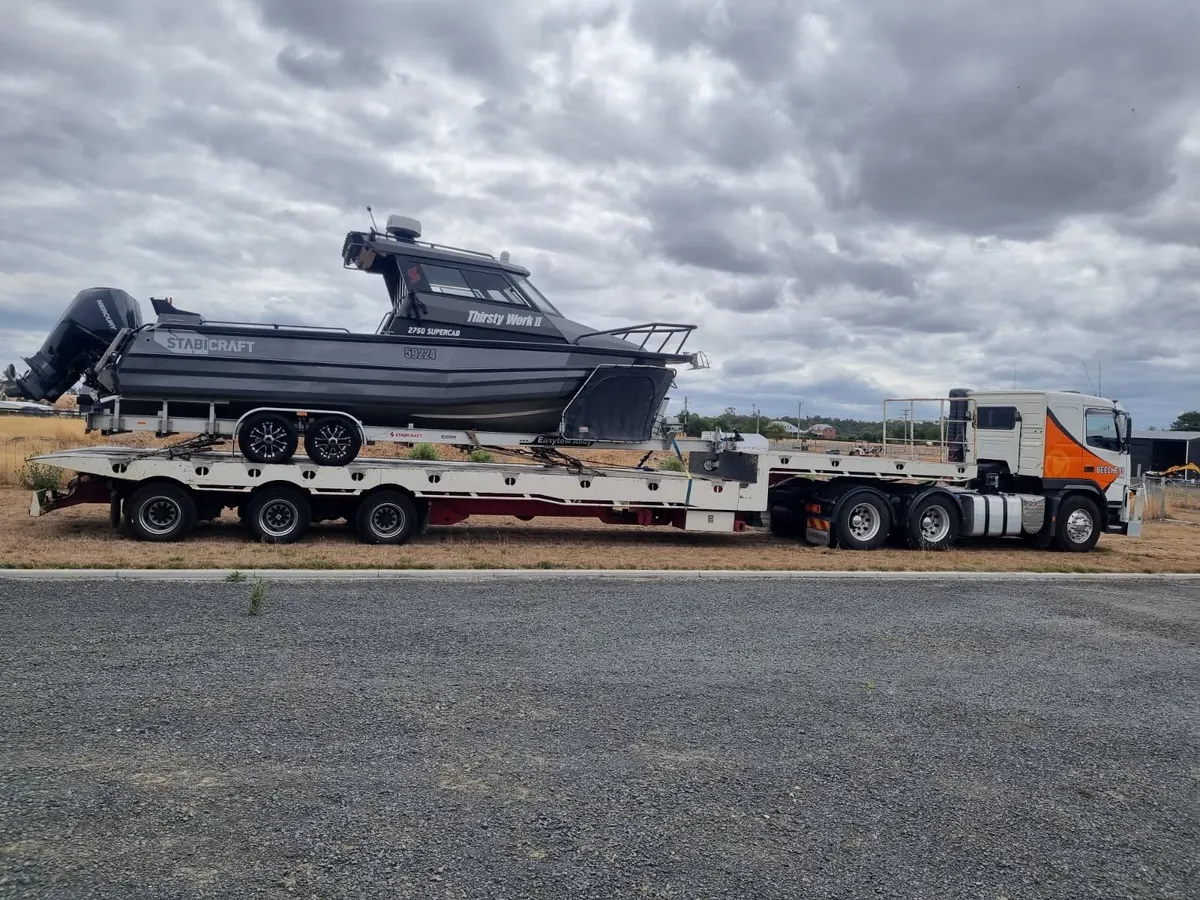 Beecheys Towing recovery work in Launceston