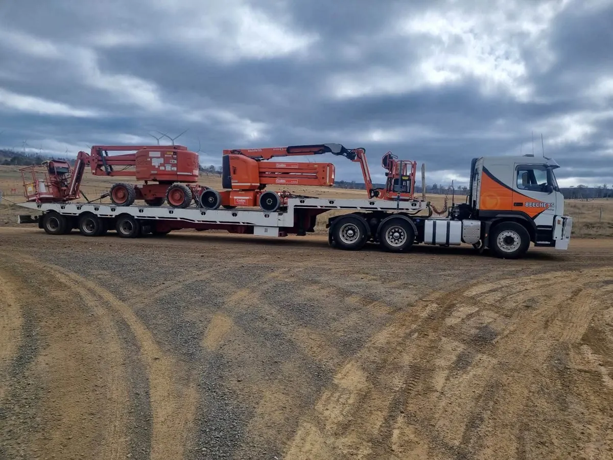 Beecheys Towing tow truck at work in Invermay
